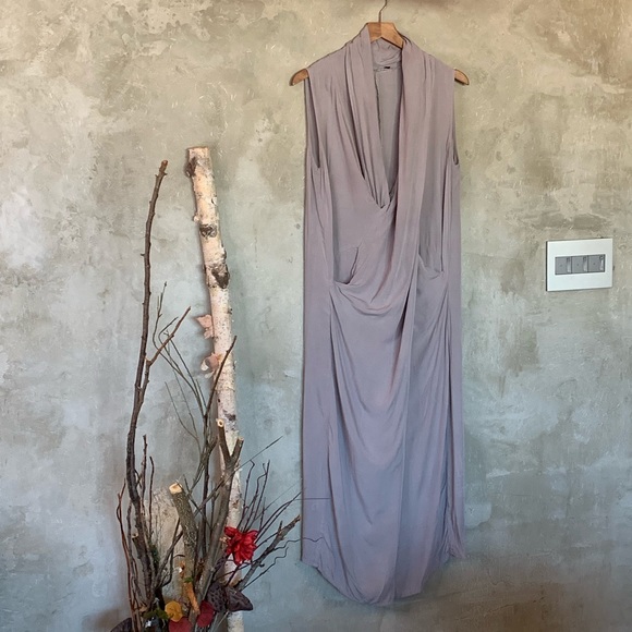 Asymmetrical V Neck maxi dress in gray - Picture 3 of 6